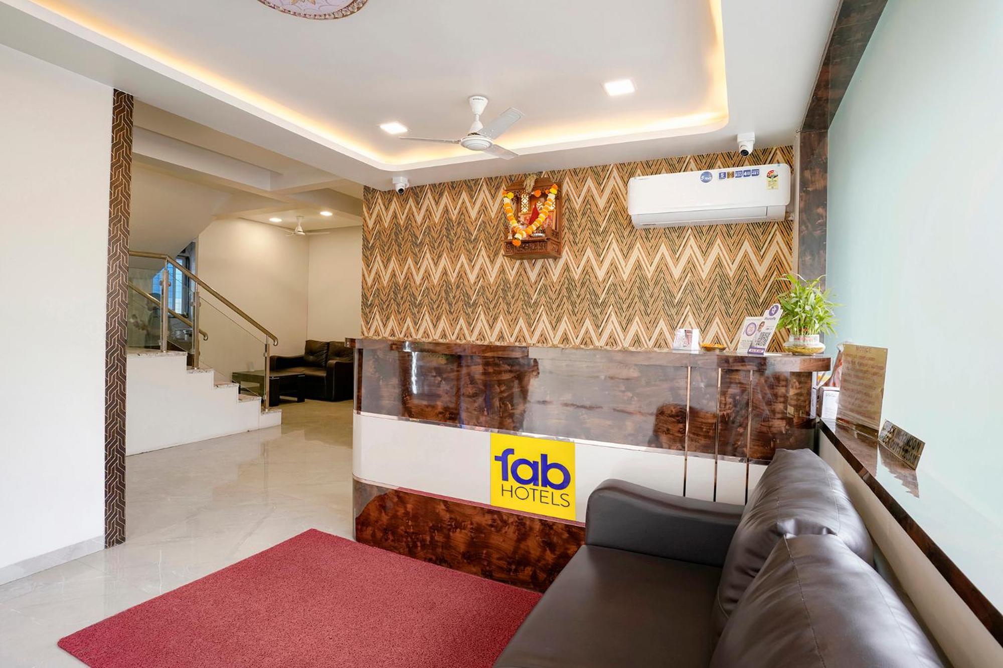 Fabhotel The Mint Mumbai Exterior photo